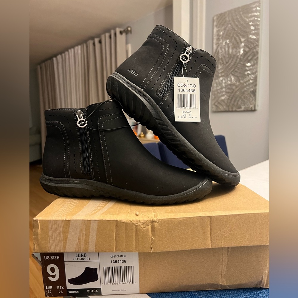 All weather boots